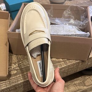 Steve Madden Cream Chunky Loafers